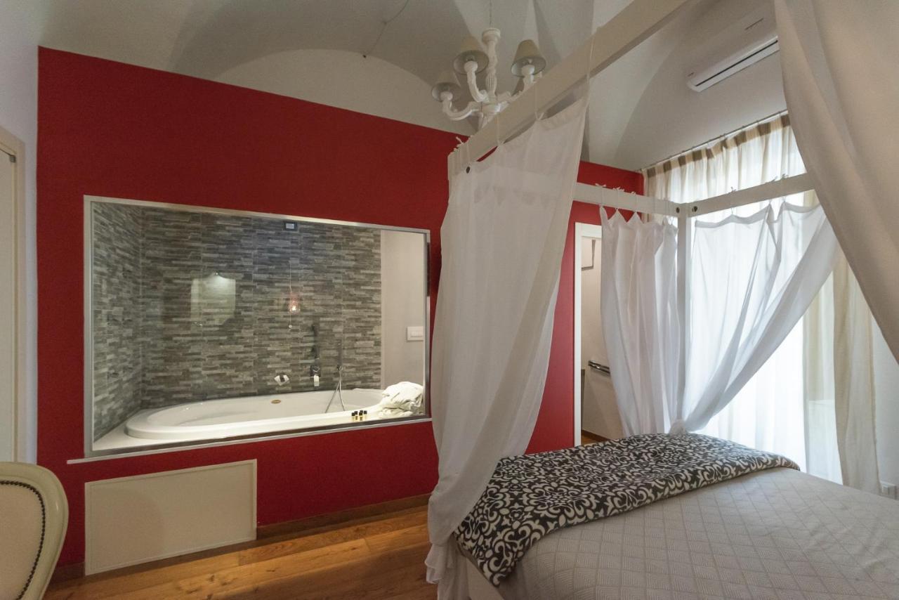 Le Nicchie Luxury Rooms Lecce Eksteriør bilde